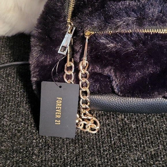 *NEW* FOREVER 21 Black Faux Fur Backpack with Silver Chain - Picture 3 of 4